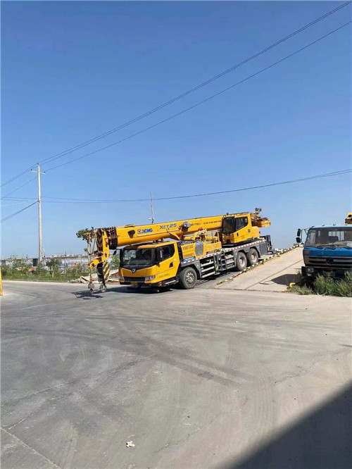 尖山区吊车作业时，可能会产生哪些额外收费项目？