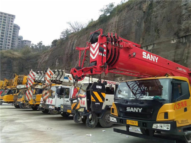 尖山区吊车出租按什么计费？台班费、单次费、里程费怎么算？